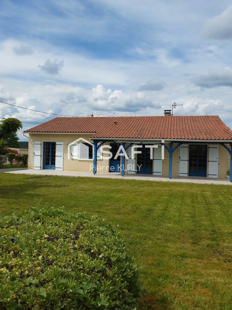 Extérieur - Maison de Plain-Pied avec Garage Double près de Périgueux