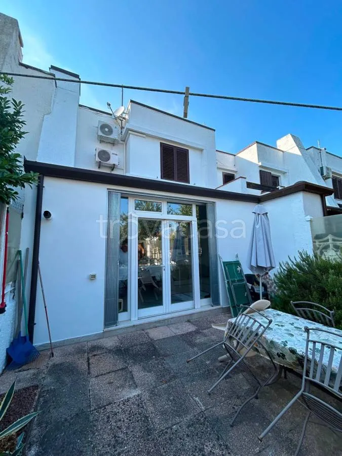 Terrass - Renovated Semi-Detached Villa with Garden in Comacchio
