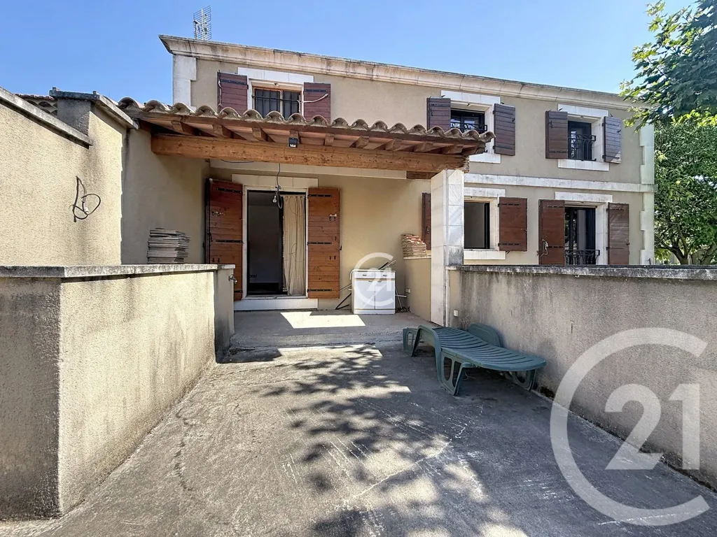 Terrass - Character House with Potential in Eyragues Centre