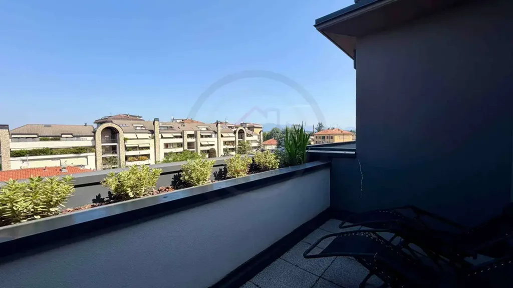 Rõdu - Luxury Triplex with Terraces in Mariano Comense