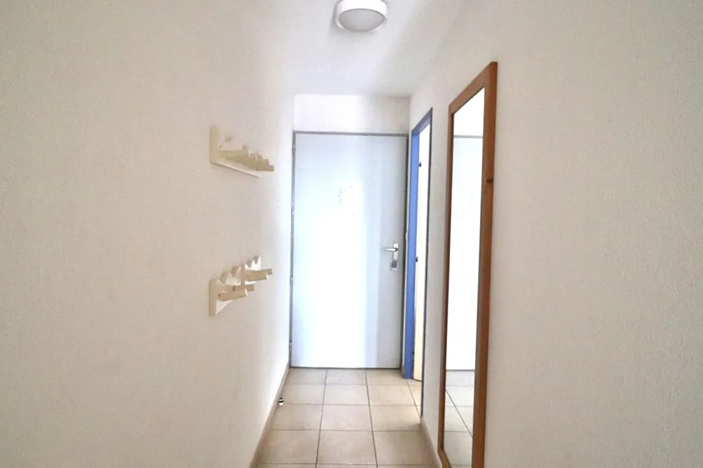 Esik - 2-Bed Apartment with Terrace in Le Barcarès