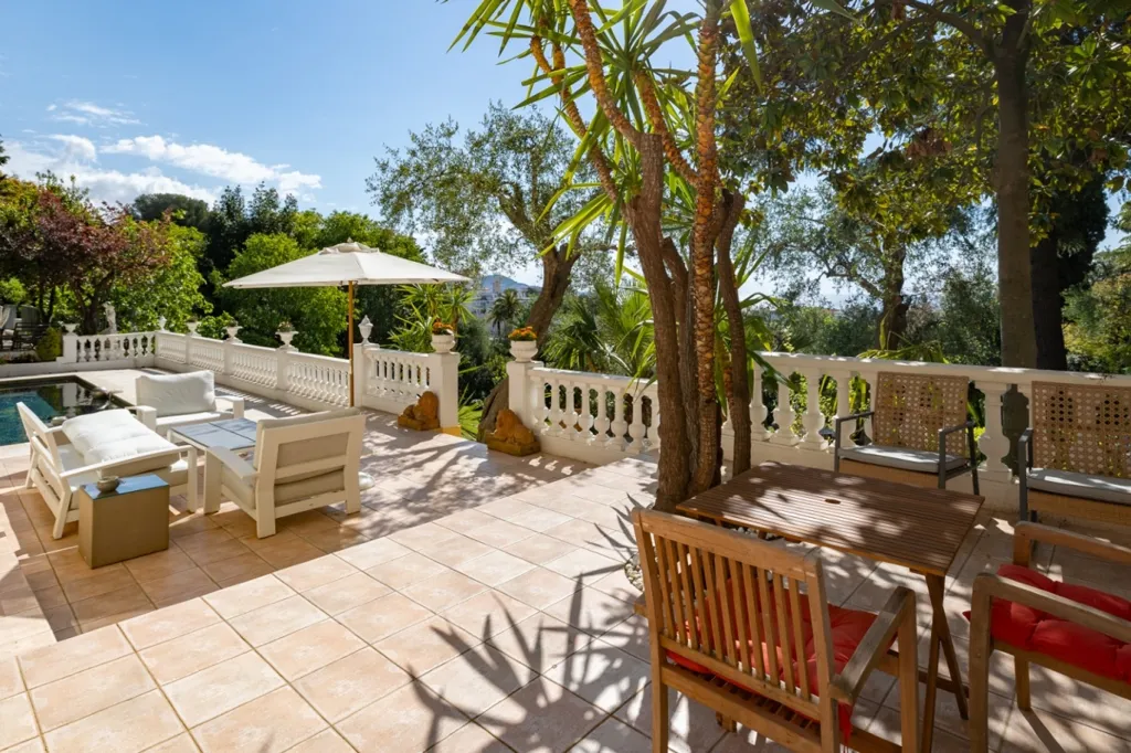 Terrasse - Villa avec Piscine et Vue Mer à Nice