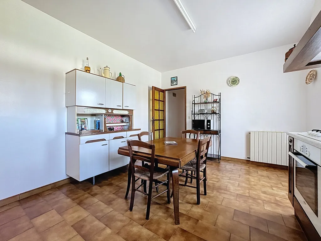 Salle à manger - Maison de Plain-Pied avec Terrain Piscinable à Solaro