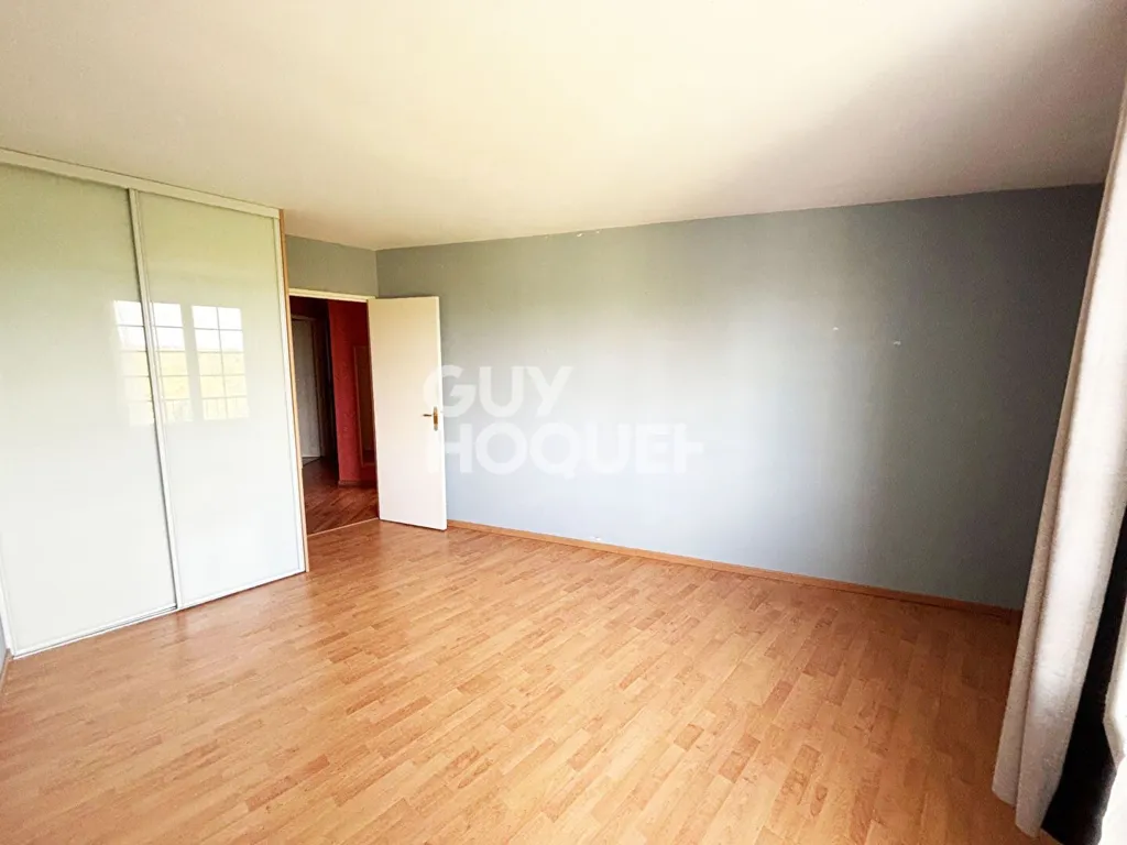 Chambres - Appartement Lumineux avec Parking à Tours