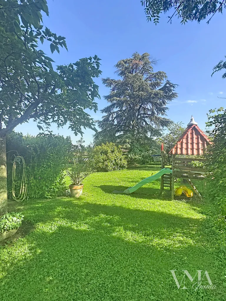 Aed - House with Garden on Large Parcel in Lissieu