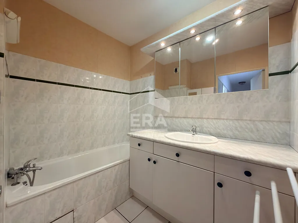 Bagni - Apartment with Balcony in Villeurbanne