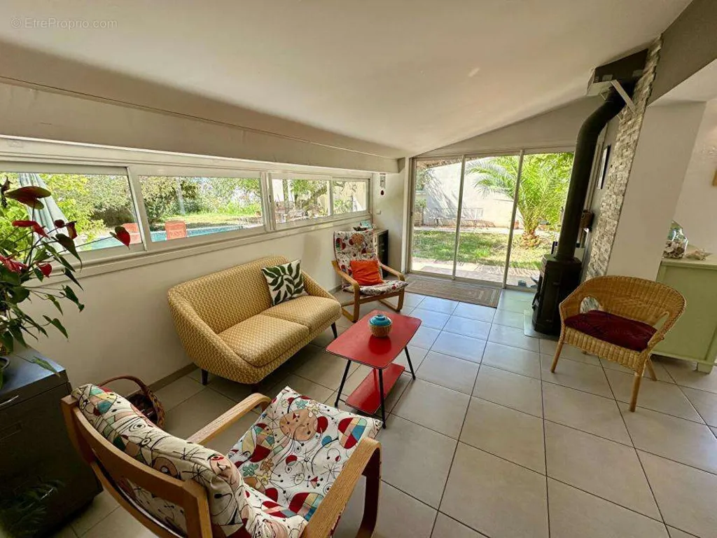Séjour - Villa de Plain-pied avec Piscine entre Pignan et Cournonterral
