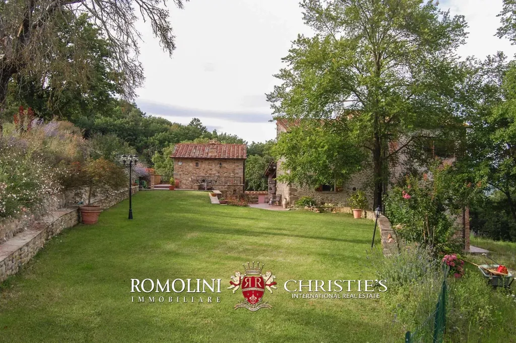 Aed - Estate with Vineyard in Anghiari, Tuscany