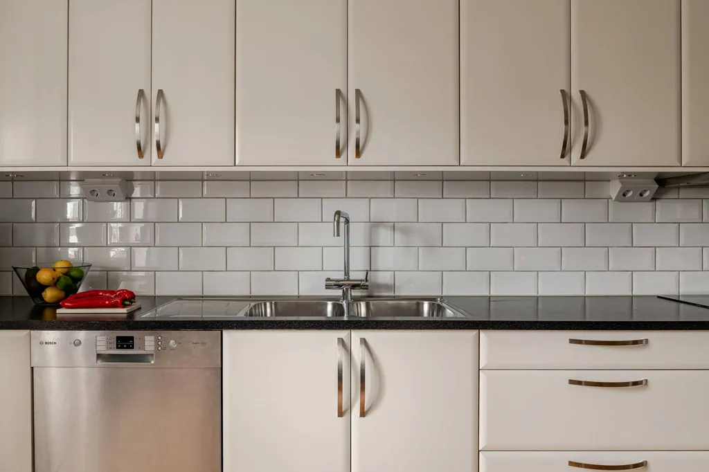 Cuisine - Renovated Two-Bedroom with Glazed Balcony in Simrishamn