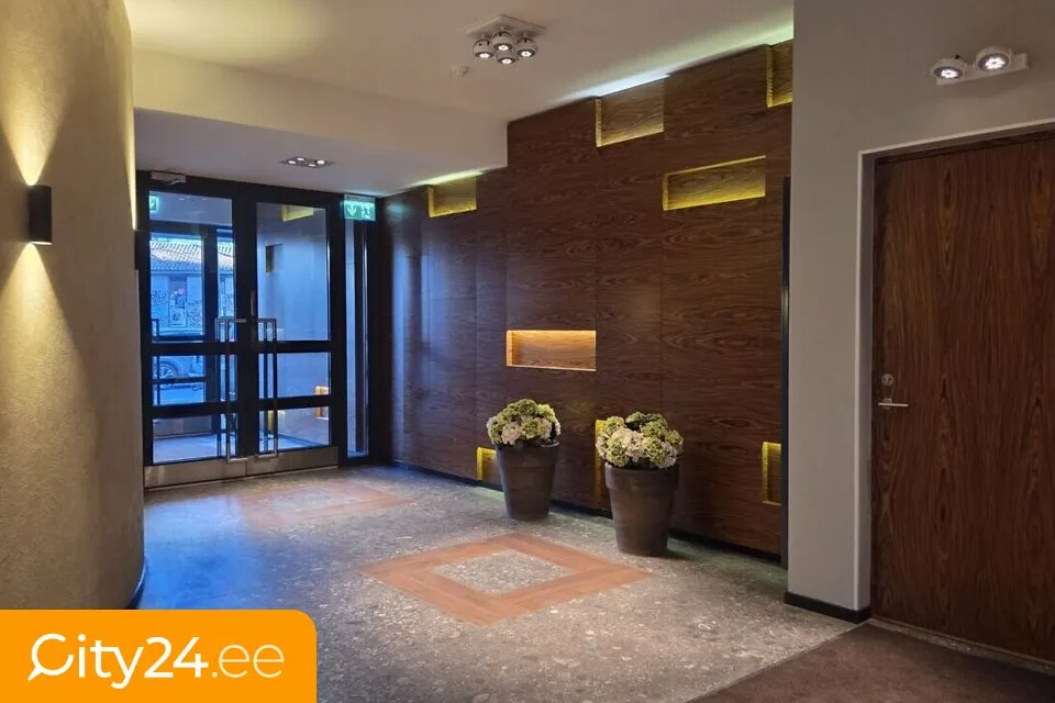 hallway_entrance