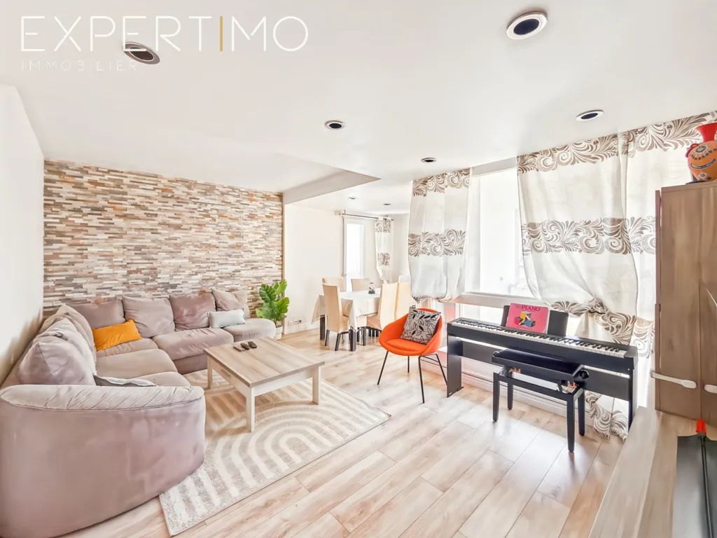 Séjour - Appartement 3 Pièces avec Balcon à Ermont