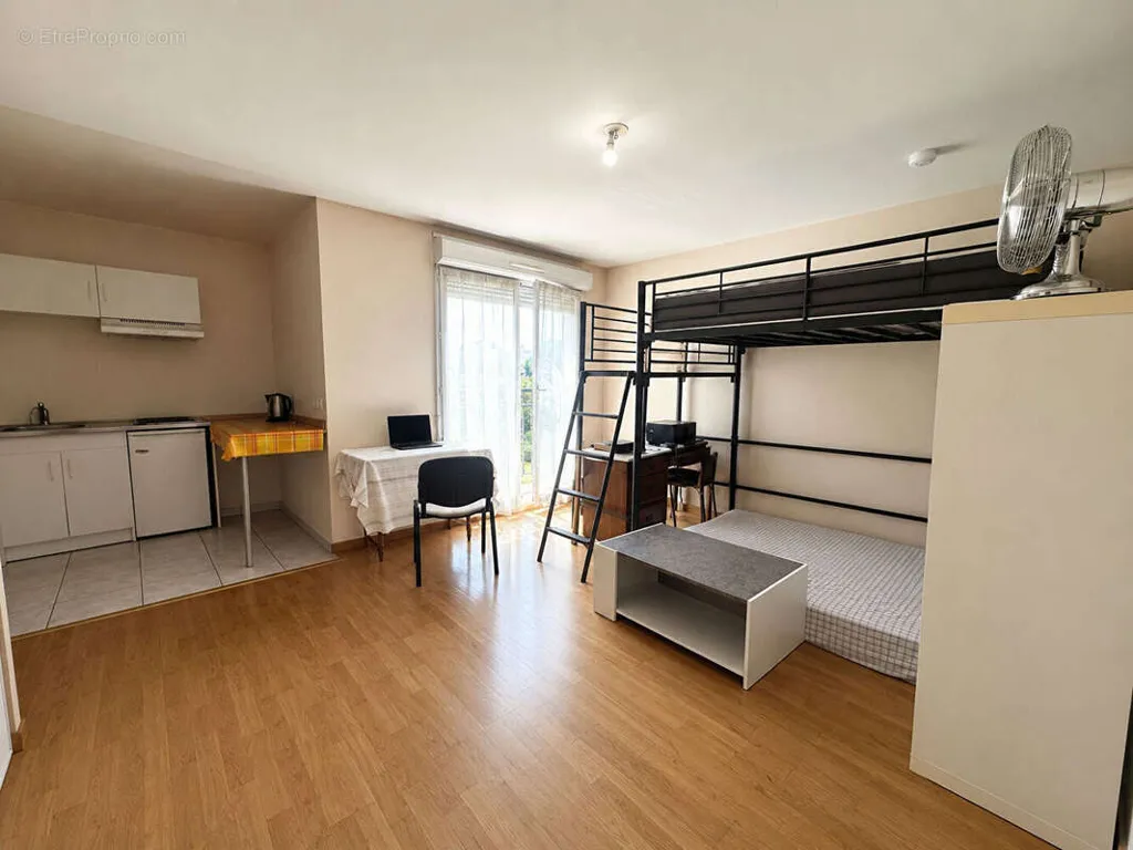 Camere da letto - City Centre Studio with Parking in Longjumeau
