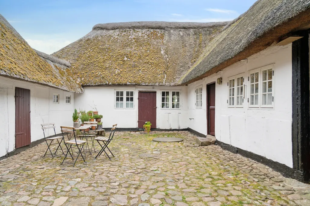 Aed - Historic Timber Frame House with Private Forest near Bogense
