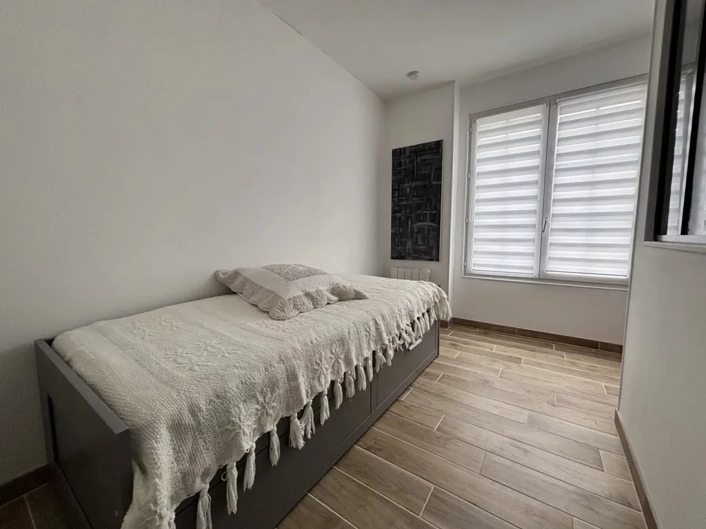 Chambres - Maison Meublée T3 avec Terrasse à Rochefort