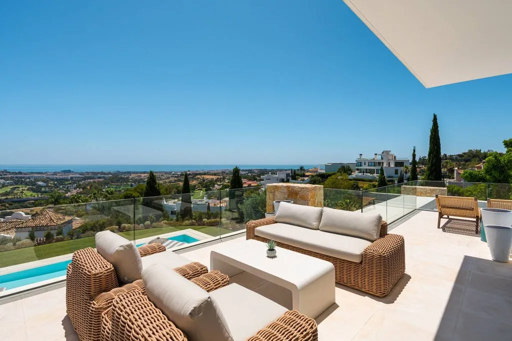 Terrasse - Luxury Villa with Panoramic Views in El Herrojo