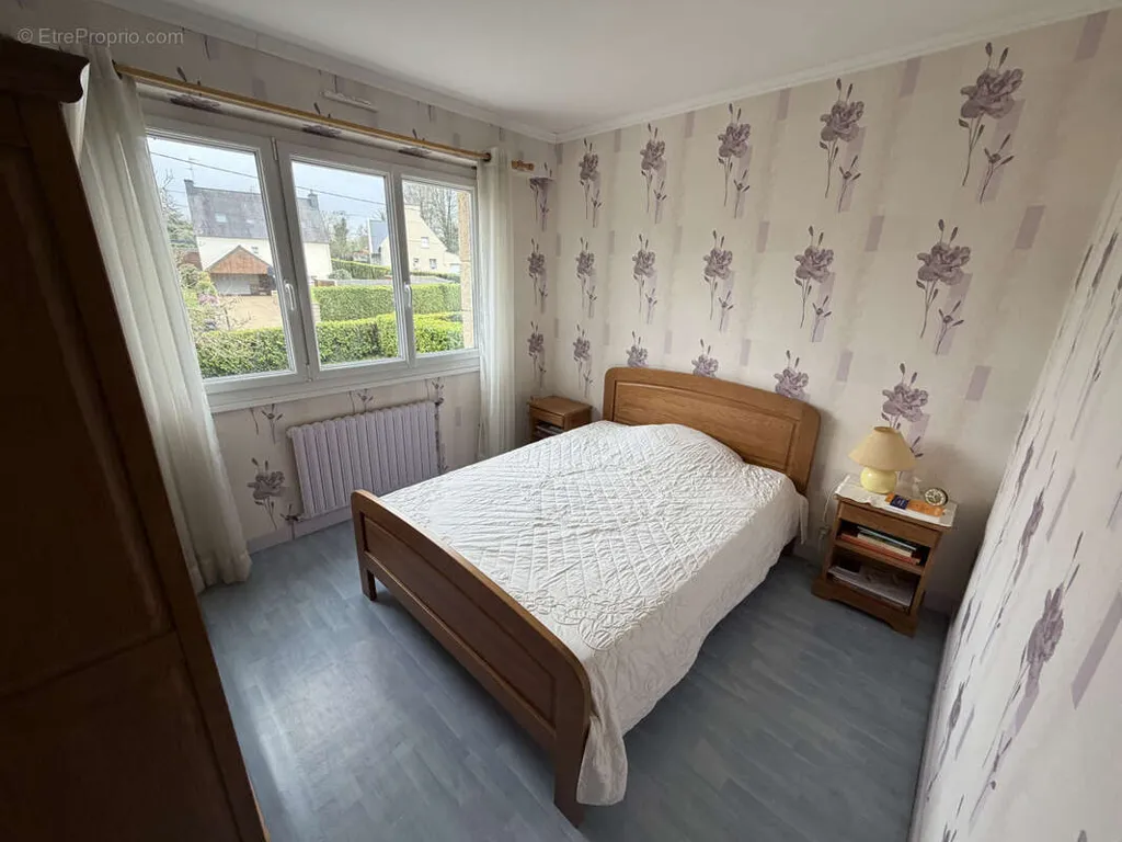 Bedrooms - House with Garden in Plouigneau