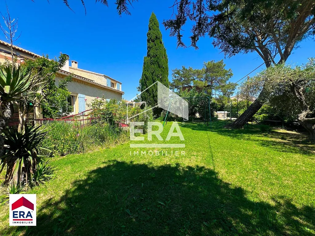 Giardino - Spacious House with Pool in Bédarrides