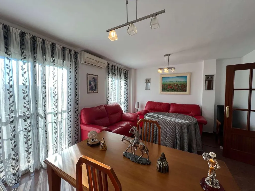 Söögituba - South-Facing Flat with Garage in Andújar