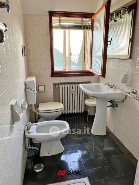 Bagni - Penthouse con vista panoramica a Vicenza