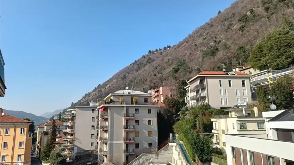 Rõdu - Fully Furnished Apartment with Balconies in Como