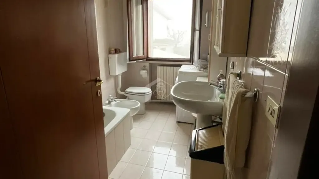 Bathrooms - Apartment with Balcony in Central Suzzara