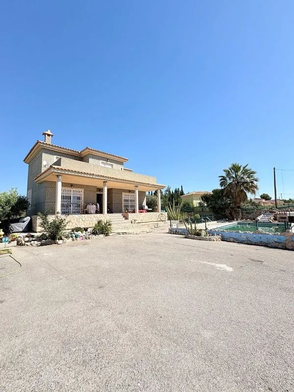 Välivaade - Chalet with Pool and Terrace in Moralet
