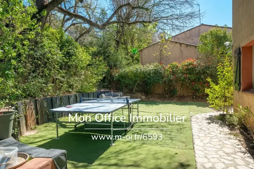 Aed - Family House with Garden in Tholonet