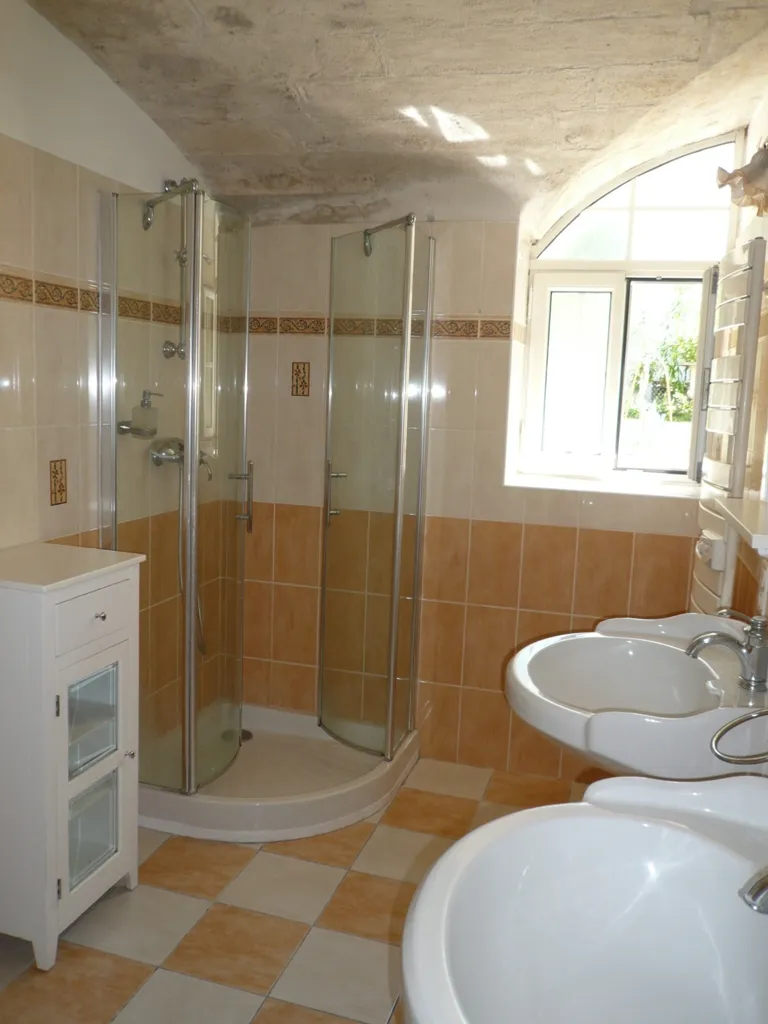 Salles de bain - Appartement de Caractère avec 2 Salles d'Eau à Cognac