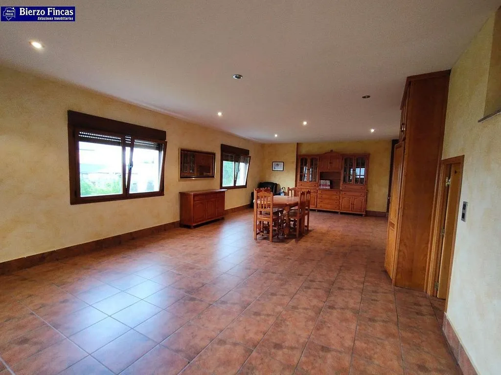 Salle à manger - Spacious Chalet with Garden in Fabero