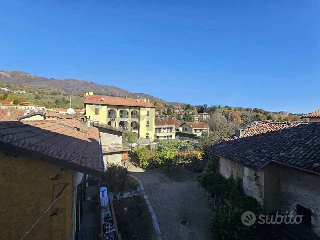 Panoramic Apartment in Comerio Courtyard
