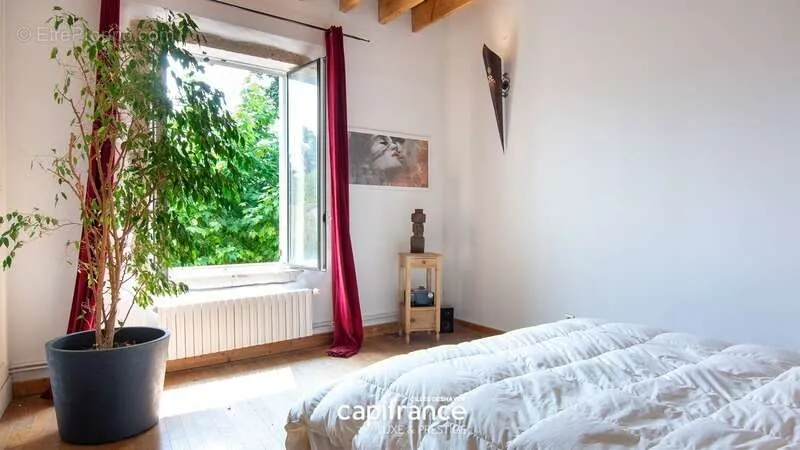 Magamistoad - Charming Property with Pool in Gleizé