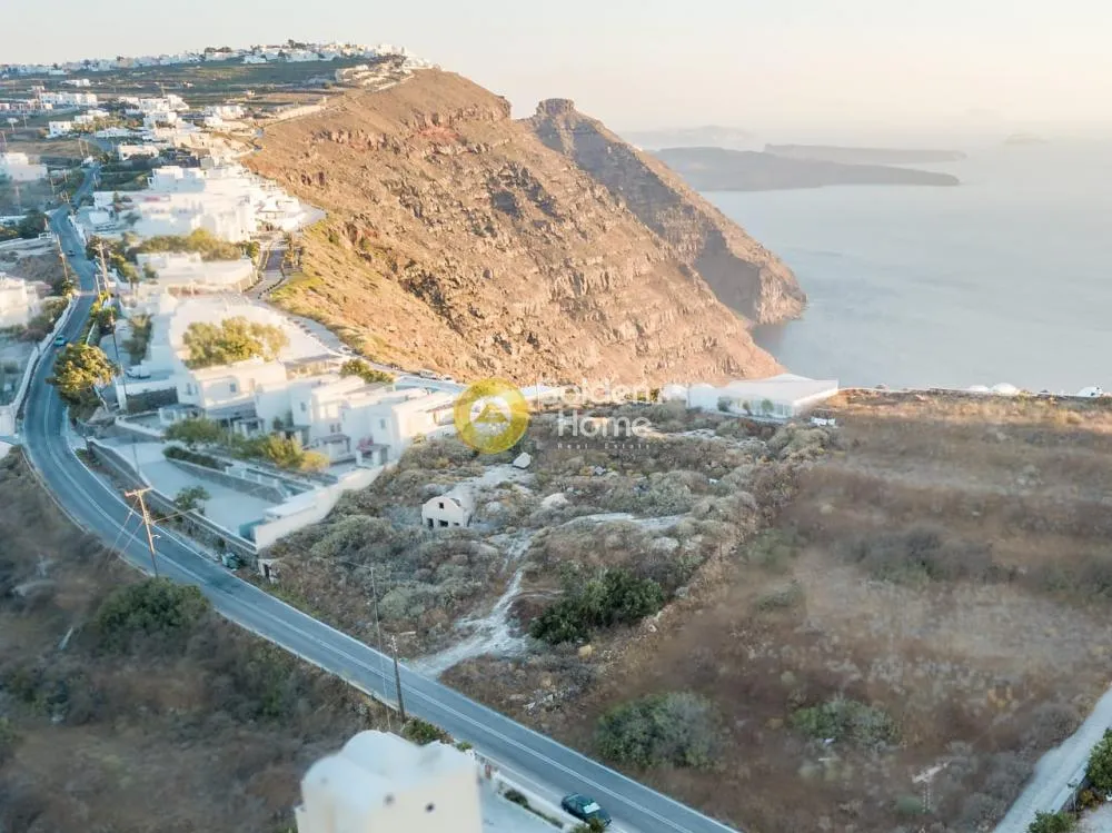 Jardin - Underground Apartment with Large Garden in Santorini