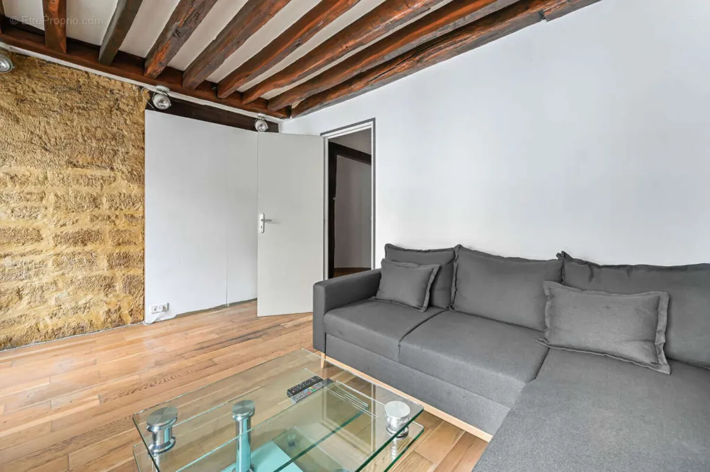 Séjour - Appartement Parisien avec Charme au 3ème Étage