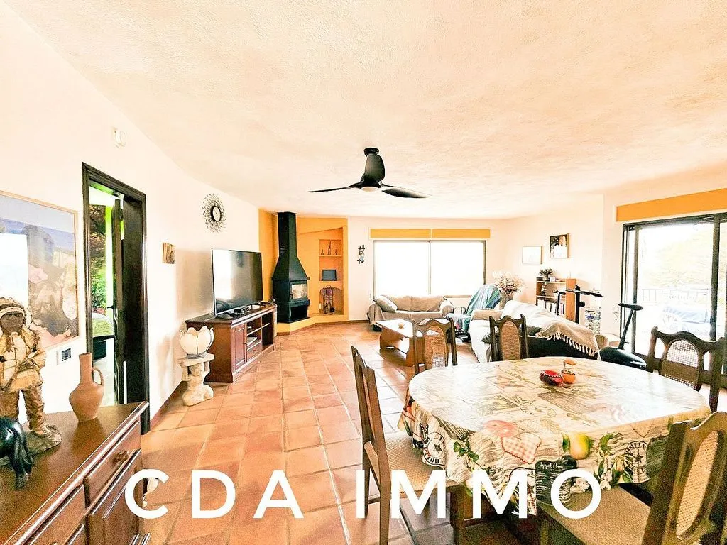 Söögituba - Chalet with Pool and Sea View in Las Atalayas
