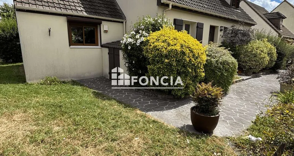Aed - Detached House with Garden in Chilly-Mazarin