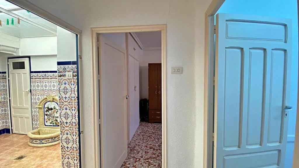 Entrée - Reformed Adosado with Chimney in Abarán