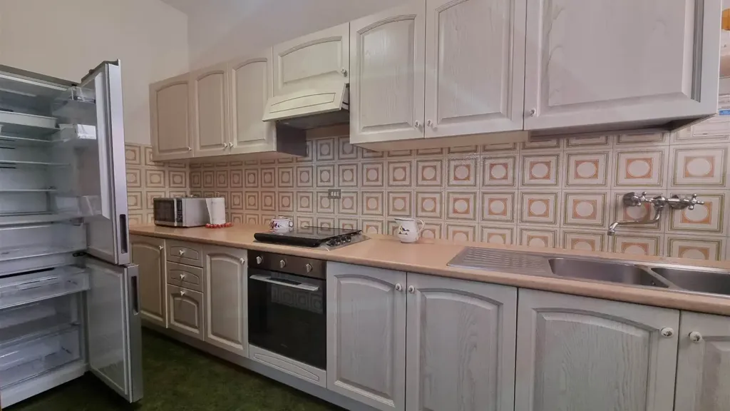 Köök - Apartment with Terrace near Empoli Stadium