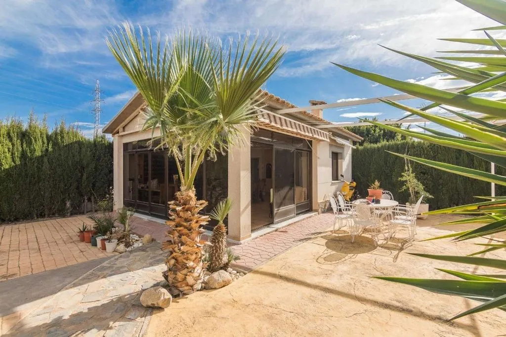 Terrasse - Luxury Villa with Pool in Elche