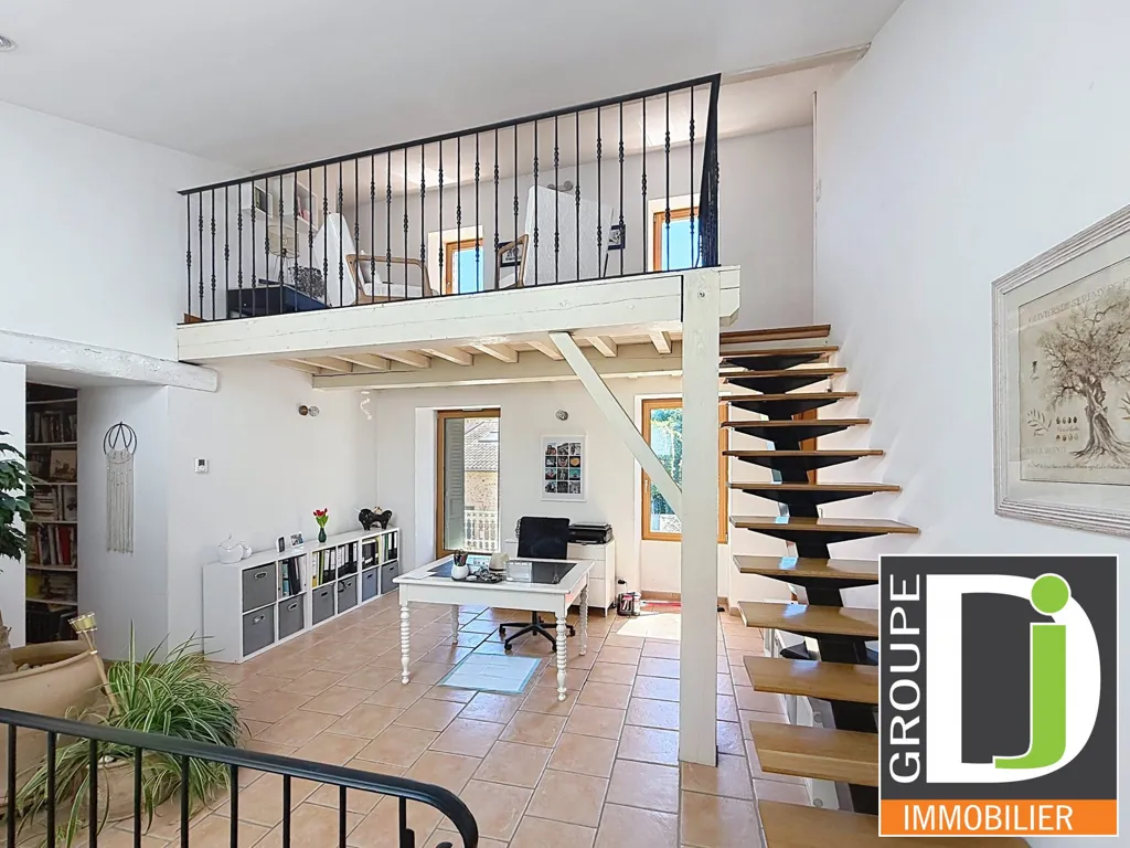 Séjour - Maison de Charme avec Terrasse à Étoile-sur-Rhône