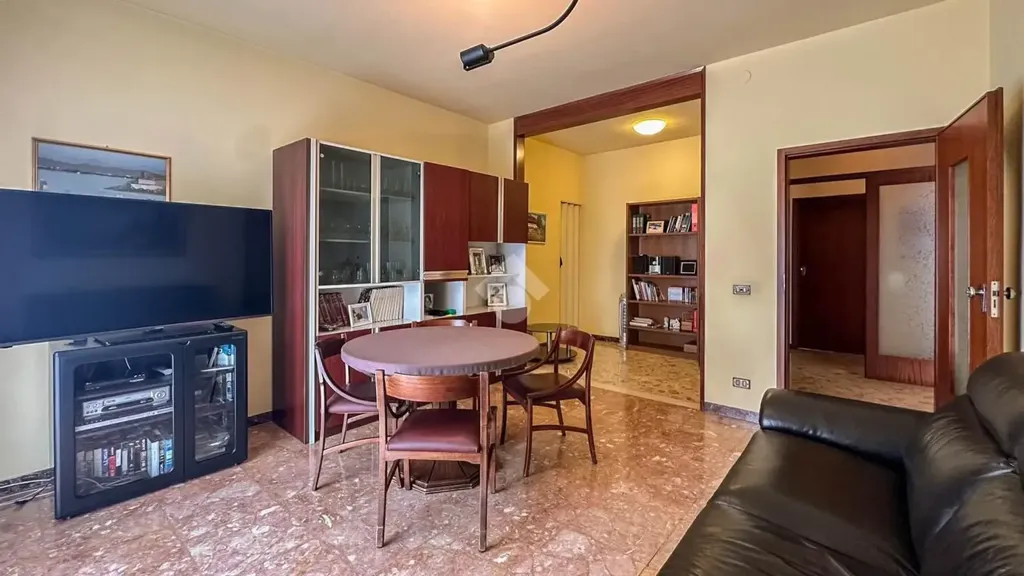 Salle à manger - Three-Bedroom Apartment with Balcony in Carpi