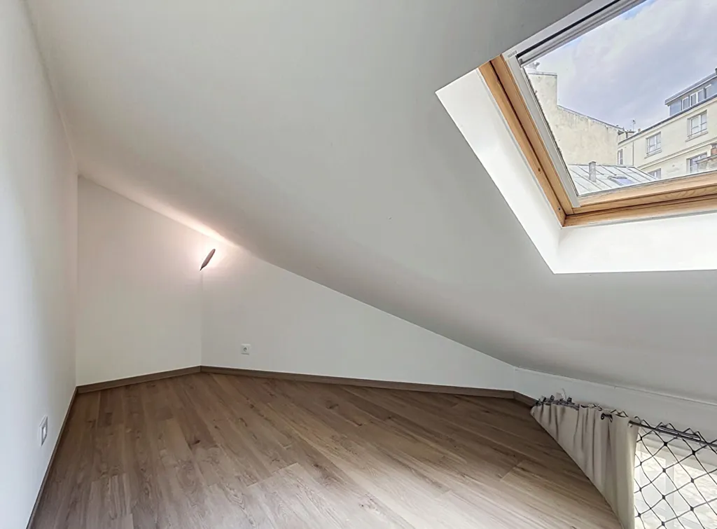 Toad - Charming 2-Bed Flat with Private Garden in Versailles