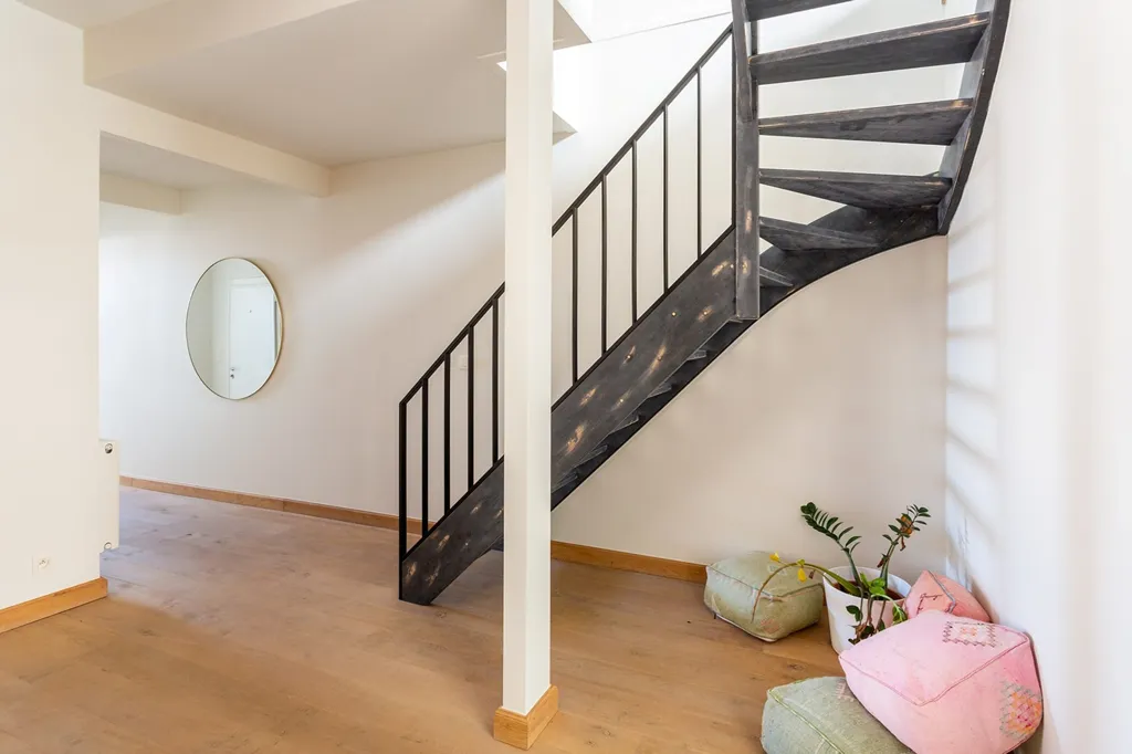 Pièces - Penthouse Rénové avec Terrasse dans le Zuid d'Anvers