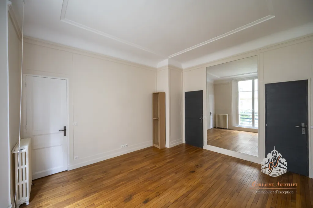 Pièces - Appartement Luxueux avec Parquet Versailles à Paris