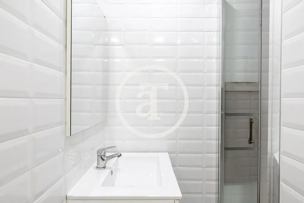Salles de bain - Furnished Flat with Catalan Vault in Barcelona