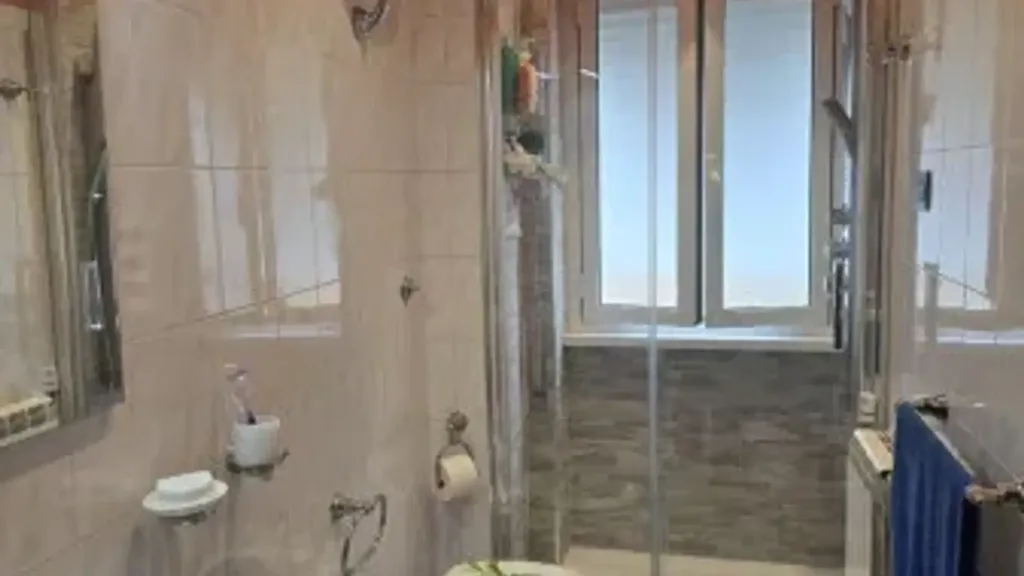 Salles de bain - Ristrutturato Trilocale with Metro Access in Rome