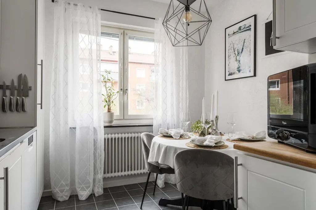 Sala da pranzo - Modern Flat with West-Facing Balcony in Örebro