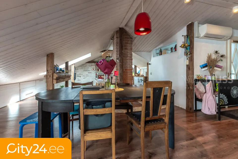 Salle à manger - Attic Flat with Terrace in Tartu Centre