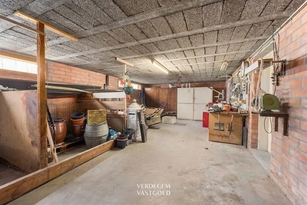 Garage - Characterful House with Terrace in Evergem