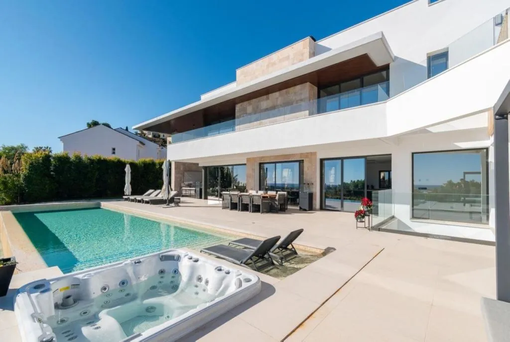 Piscina - Luxury Villa with Pool in Benahavís
