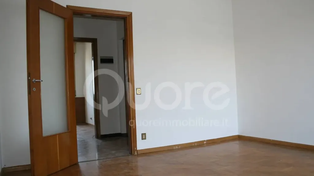 Pièces - Three-Bedroom Apartment with Panoramic View in Udine